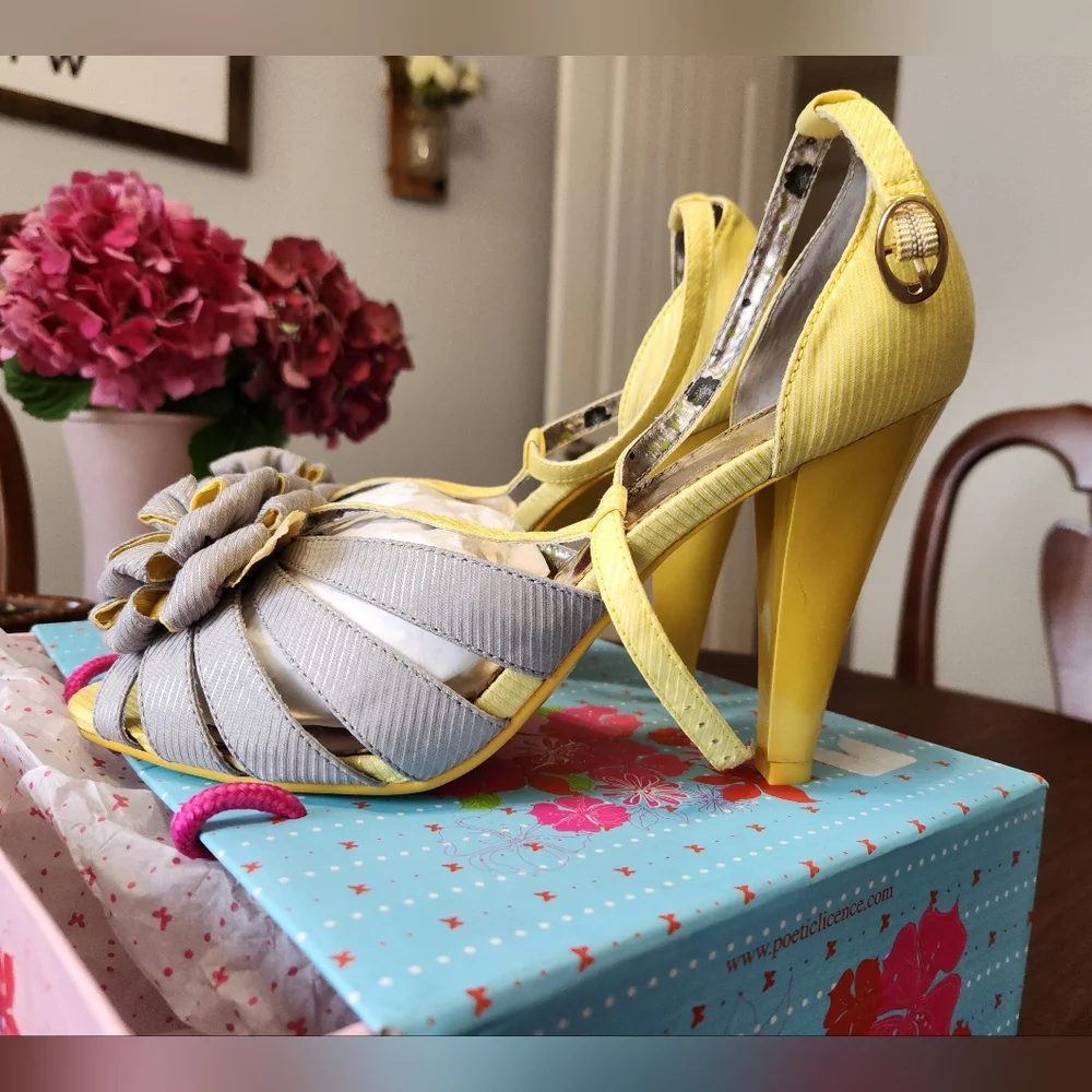 Poetic Licence yellow/grey Shoes NWT Size 40 1/2